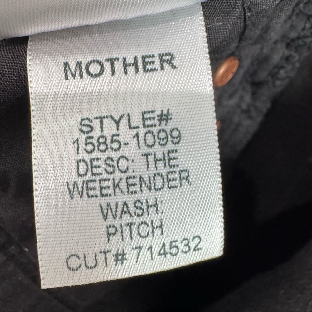 MOTHER THE Weekender Flared Jeans in “Pitch” black - Picture 11 of 12